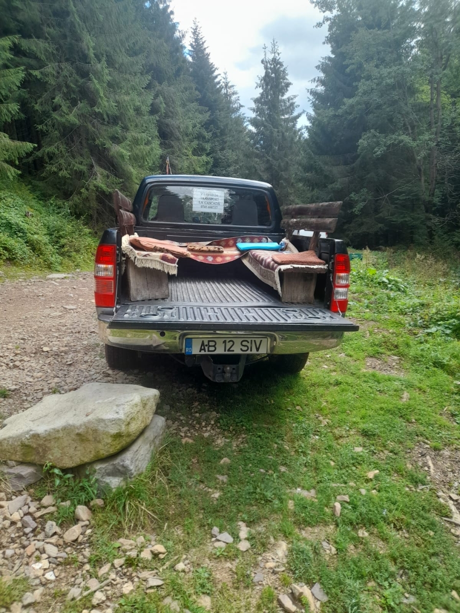 Plimbare cu masina de teren